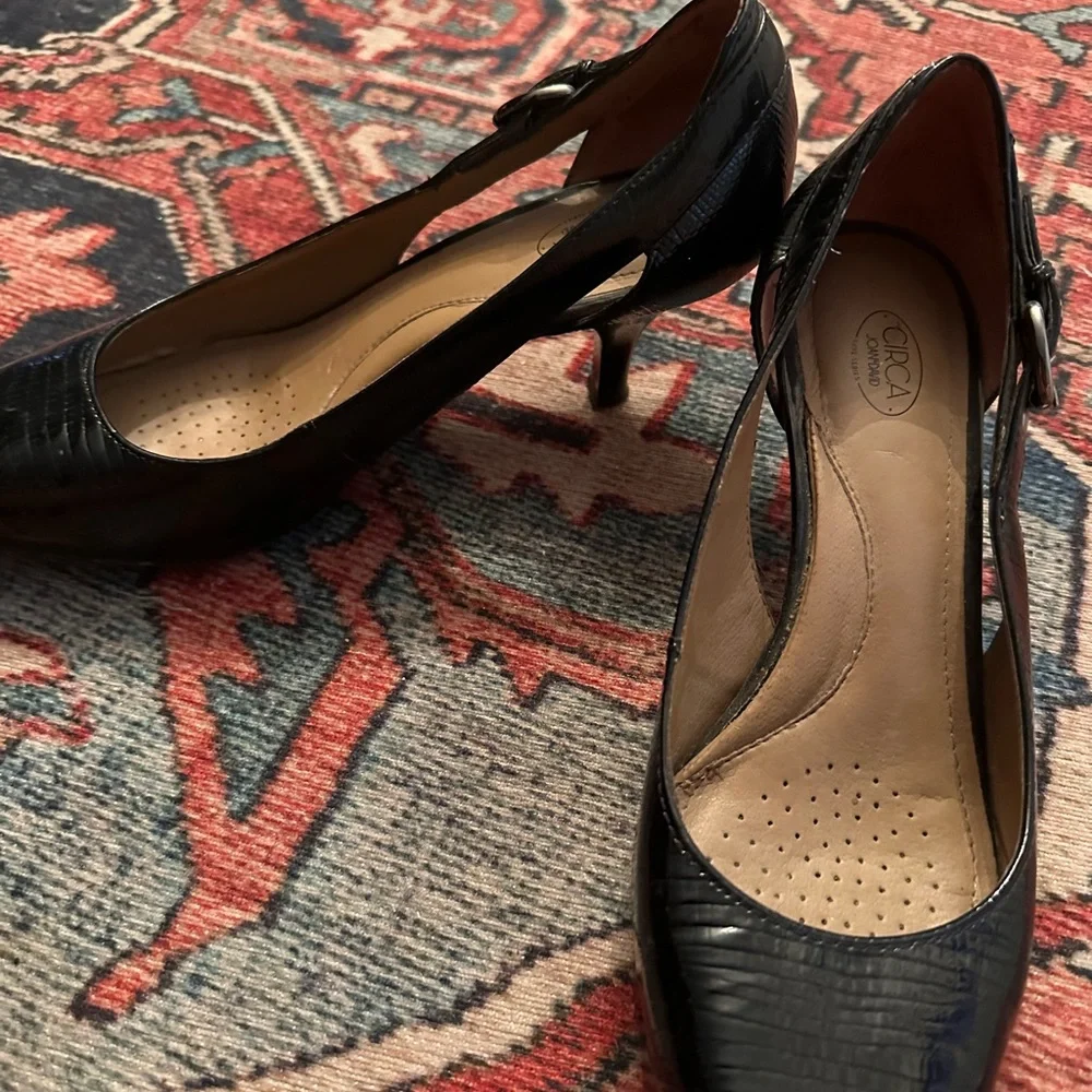 COPY - Circa Joan & David Black kitten heel shoes - Picture 5 of 5